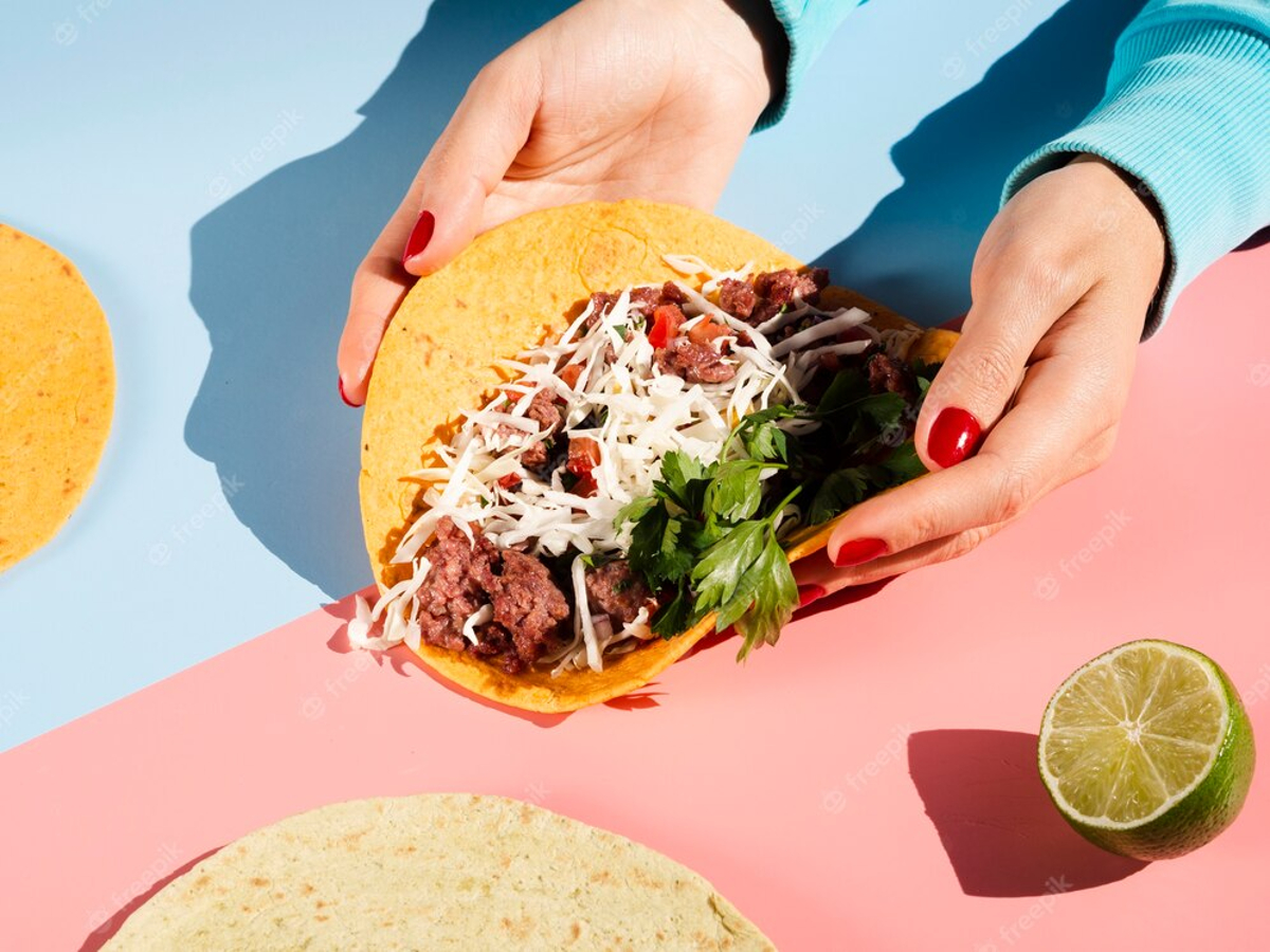 Comment plier un taco ? Tutoriel simple pour préparer un taco parfait ! Mes Gourmandises