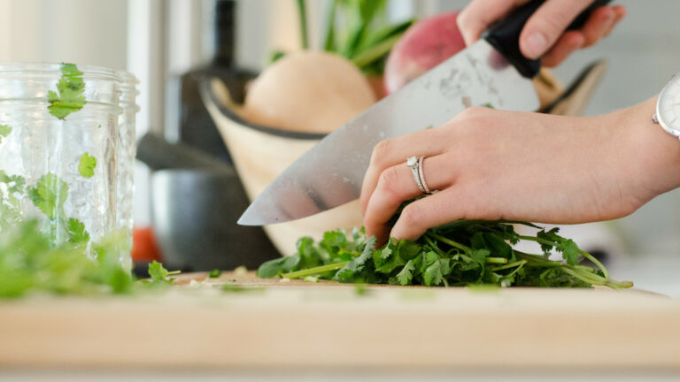 Pour Noël : offre un cours de cuisine à Dijon, une expérience culinaire inoubliable