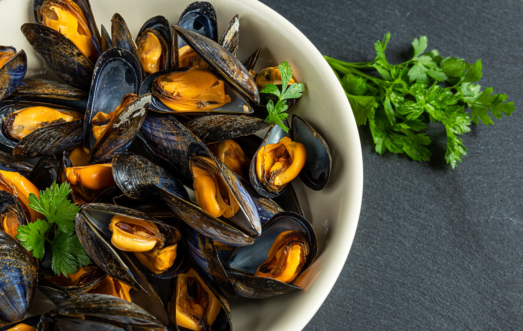 Fresh cooked mussels and parsley