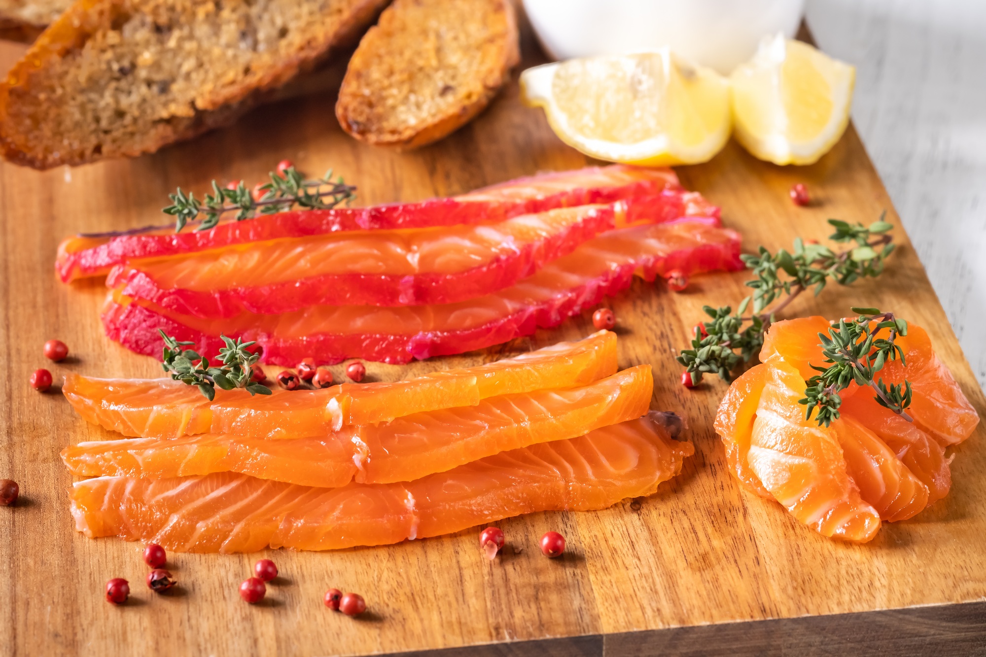Salmon gravlax with sour cream