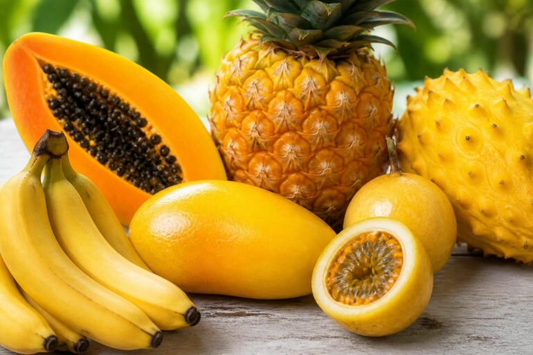 Découvrez notre guide complet des fruits jaunes exotiques, avec une liste détaillée des noms et variétés incontournables à connaître pour égayer vos papilles.