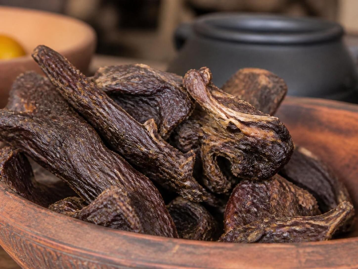 Découvrez le yéte fermenté, un trésor gustatif d'Afrique de l'Ouest, riche en saveurs uniques et en traditions culinaires ancestrales.