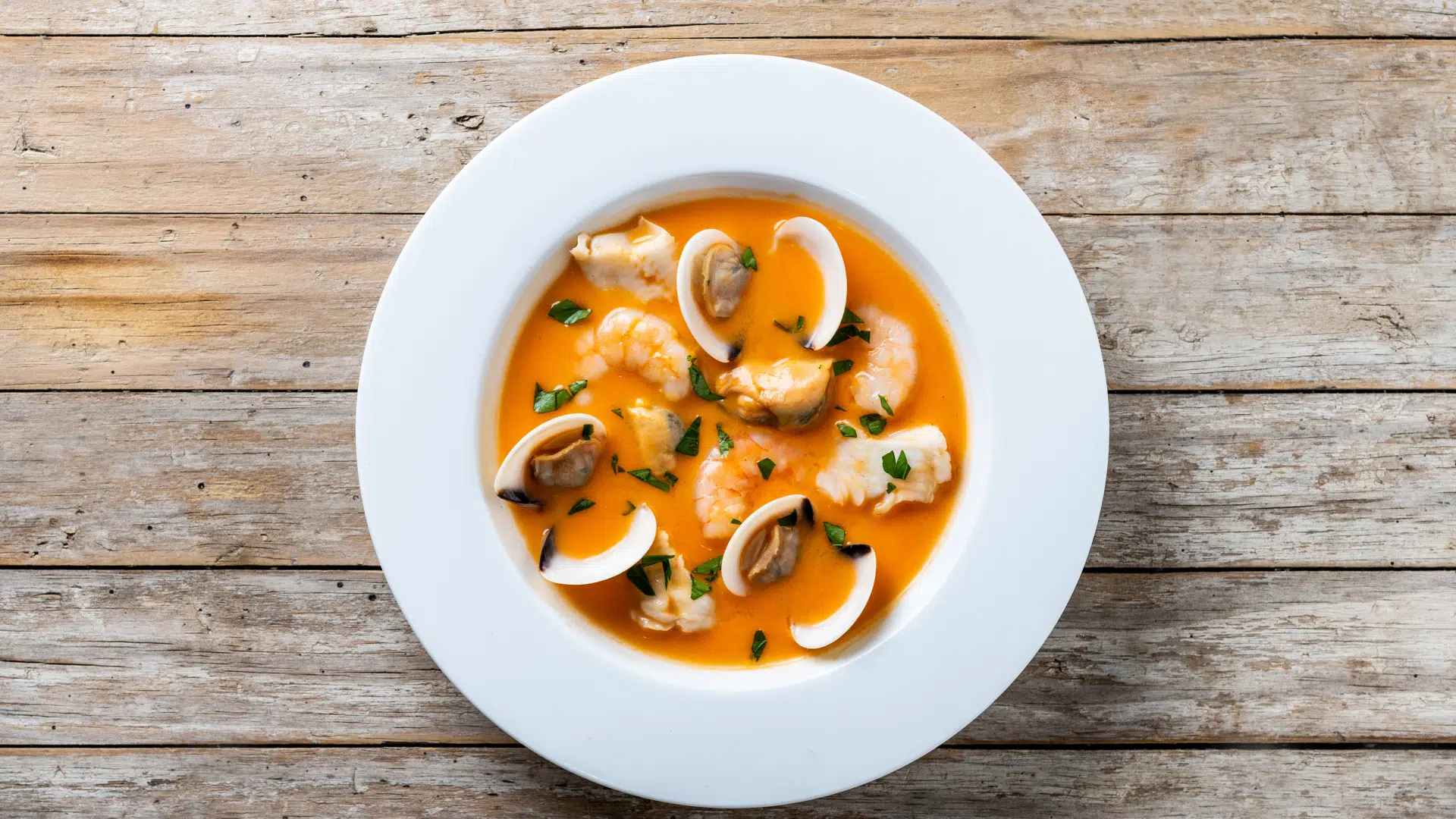 Bouillabaisse dans le Var : les poissons essentiels à la recette traditionnelle