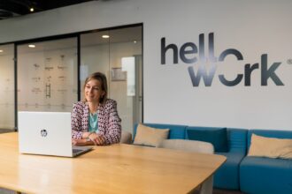 Équipe HelloWork dans ses locaux